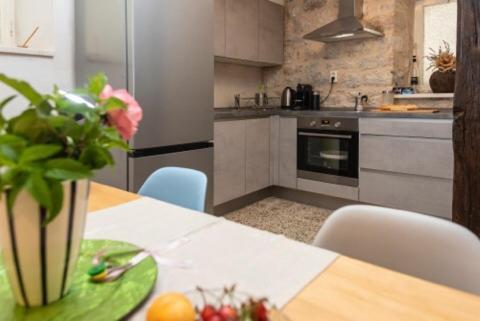 Guesthouse Nina Kastel Novi Bagian luar foto